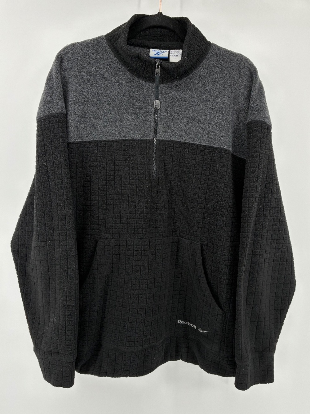 Reebok Men's Black and Gray Sweater